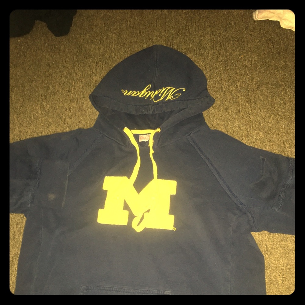 Michigan blue and yellow hoddie 🥰